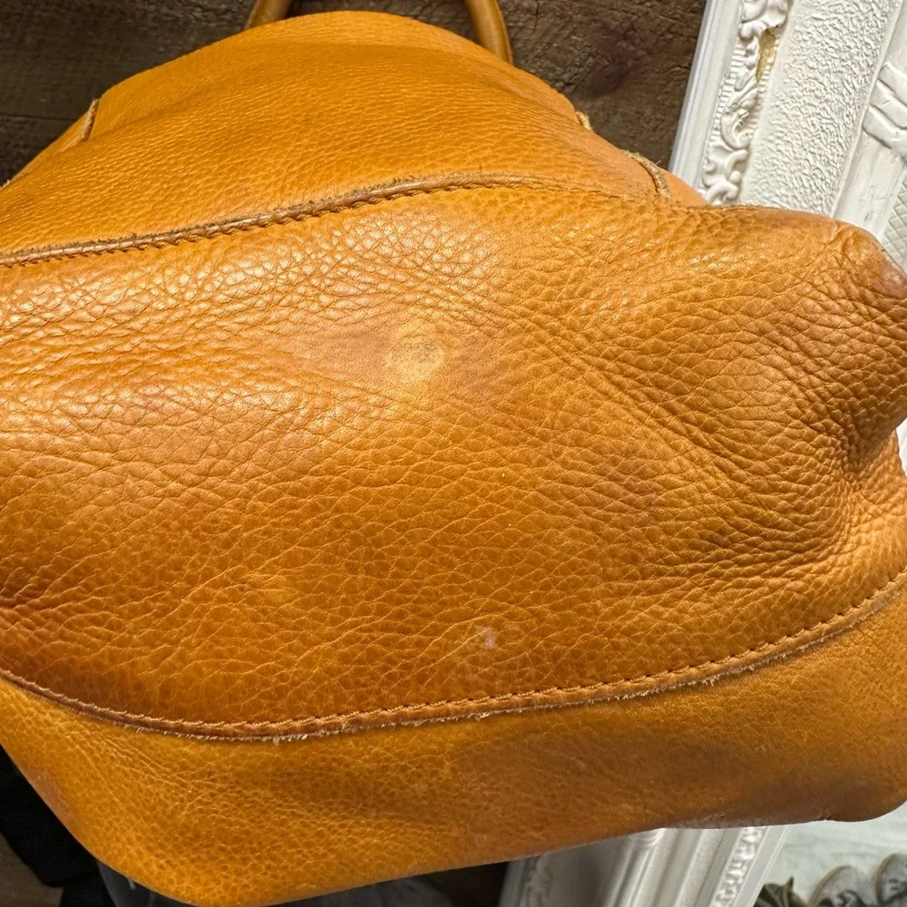 Caterina Lucchi Tan Leather Bucket Bag - Picture 6 of 12